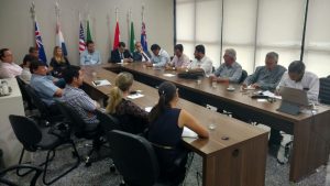 Produtores reuniram-se na Acrimat em busca de solução para bloqueios sofridos. (Foto: Assessoria Acrimat) 